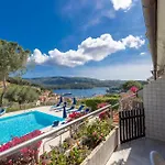 Il Porto Bilocale 11 Con Piscina - Goelba شقة *
