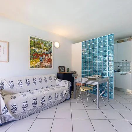 Il Porto Bilocale 11 Con Piscina - Goelba Apartment